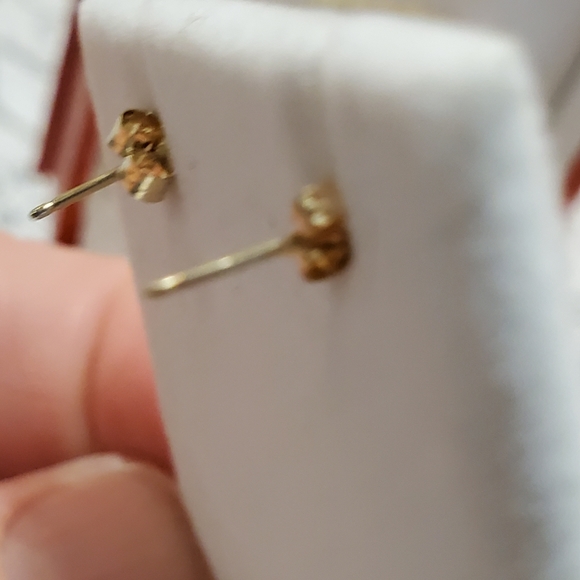 14kt CZ Earrings - Picture 4 of 5